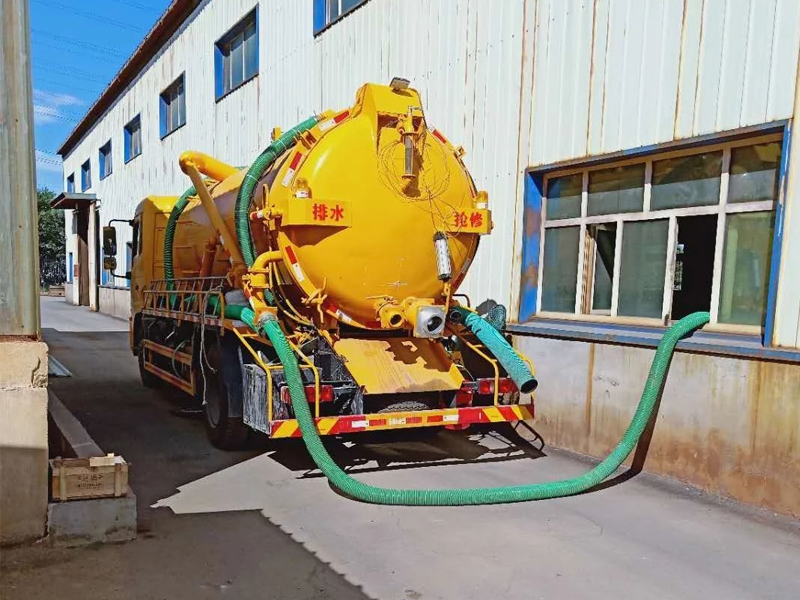 营苑厂区化粪池清理